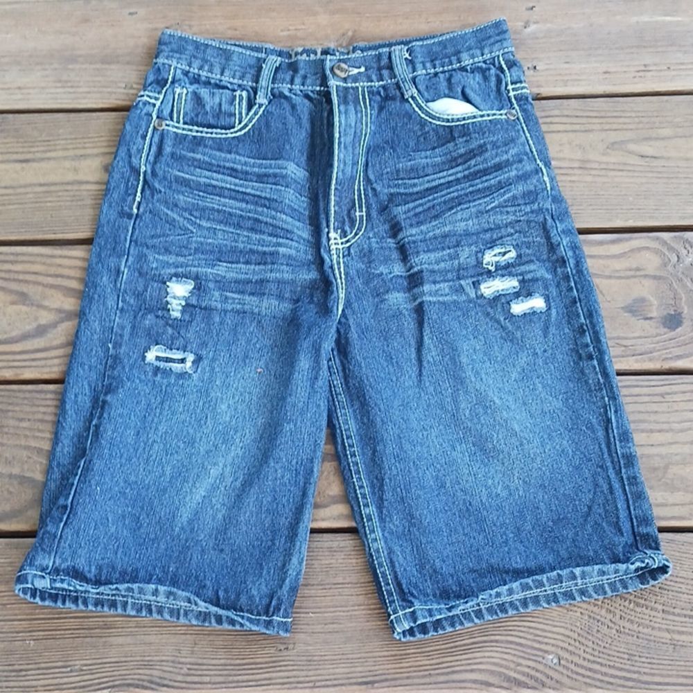 Fubu Jeans boys distresses jean shorts Size 16
